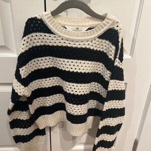 H & M sweater